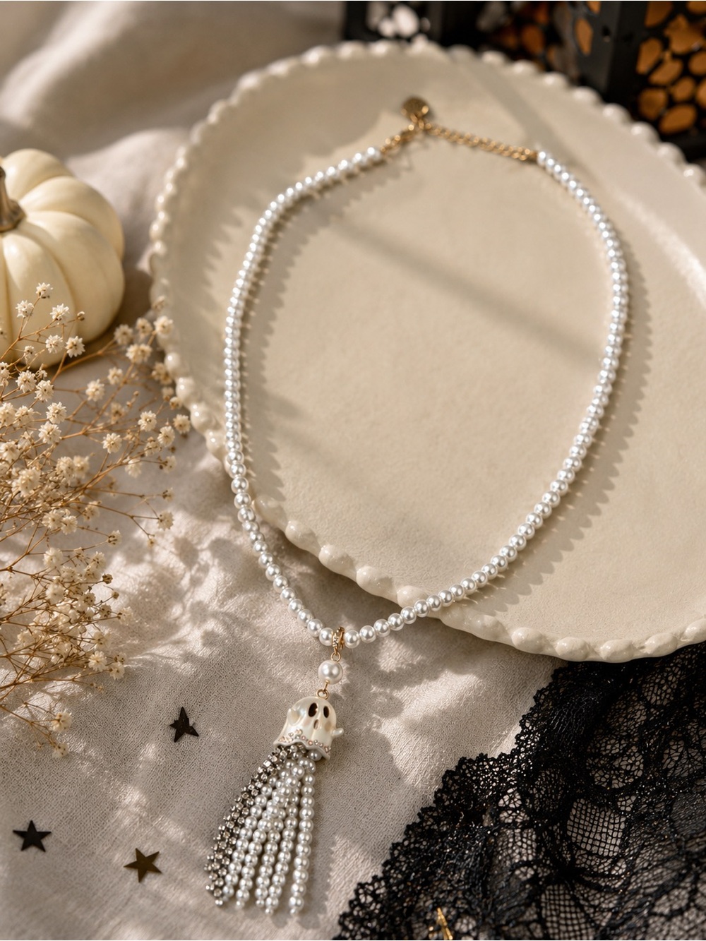 Glow in the Dark Ghost Pearl Necklace – Cute Spooky Halloween Tassel Jewelry